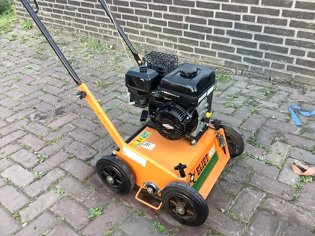 Eliet 401 verticuteermachine - afbeelding 2 van  4