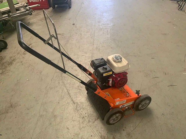 Eliet 401 verticuteermachine - afbeelding 3 van  9