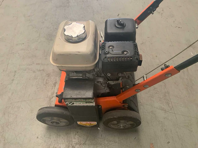 Eliet 401 verticuteermachine - afbeelding 5 van  9