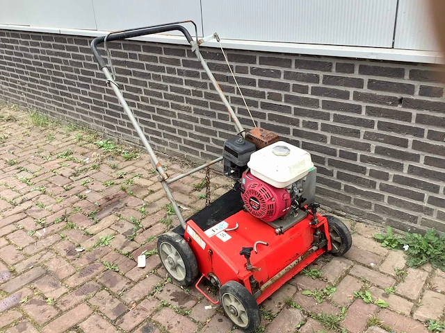Eliet 500 verticuteermachine - afbeelding 1 van  3