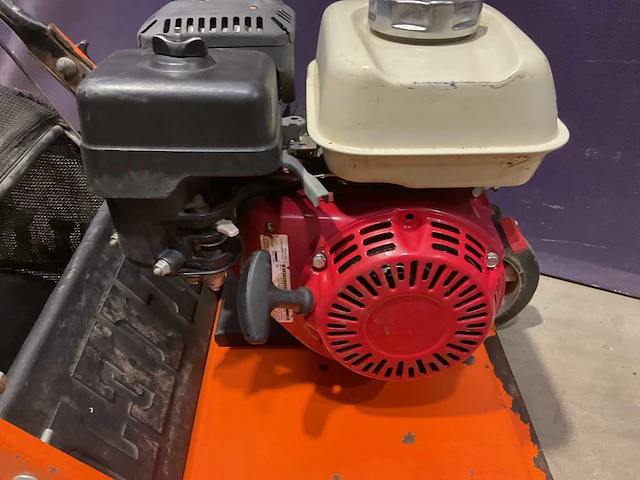 Eliet e 401 vm verticuteermachine - afbeelding 3 van  4
