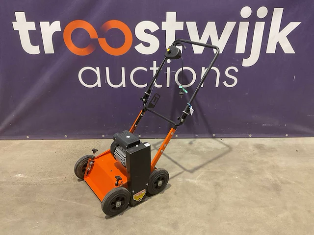Eliet e401 vm verticuteermachine - afbeelding 1 van  5