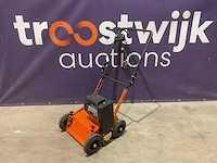 Eliet e401 vm verticuteermachine - afbeelding 1 van  4