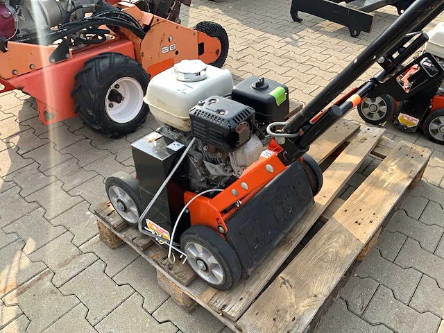 Eliet e401 vm verticuteermachine - afbeelding 4 van  7