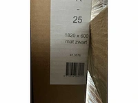 Elkaar smart 41.3593 designradiator zwart - afbeelding 3 van  4