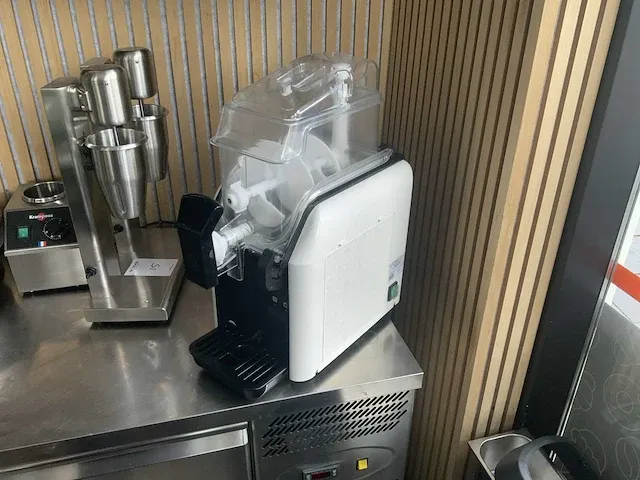 Elmeco bb1 slushmachine - afbeelding 1 van  4