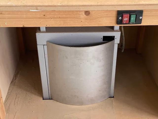 Elu - ras 1603 - werkbank met ingebouwde radiaalzaag en schuurmachine - afbeelding 3 van  13
