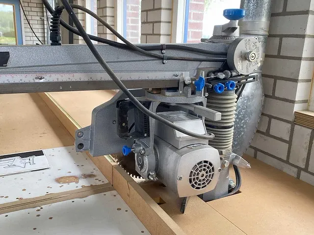 Elu - ras 1603 - werkbank met ingebouwde radiaalzaag en schuurmachine - afbeelding 12 van  13