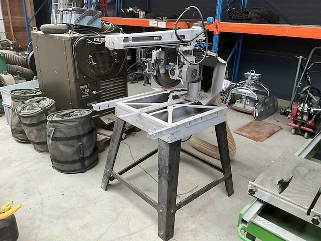 Elu ras 8001 radiaalafkortzaagmachine - afbeelding 1 van  13