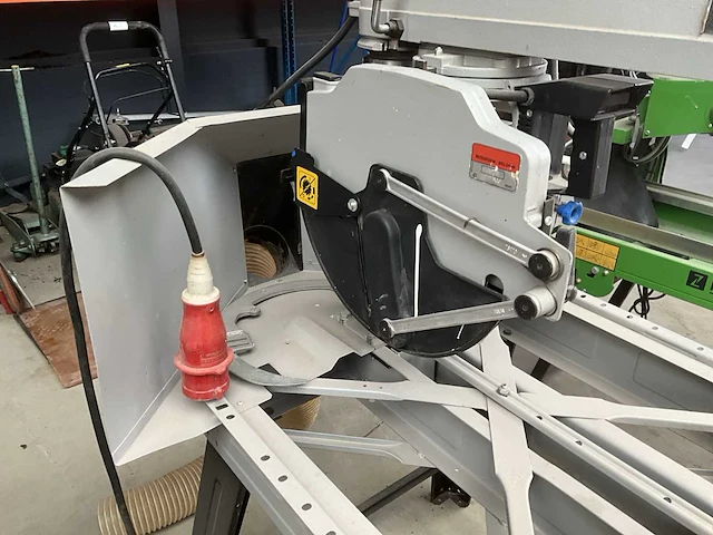 Elu ras 8001 radiaalafkortzaagmachine - afbeelding 9 van  13