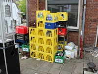 Emballage waaronder kratten, flessen en zeven fusten. - afbeelding 4 van  4