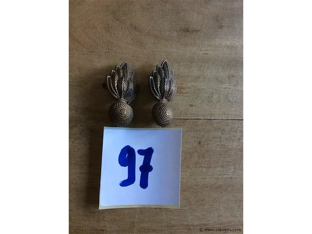 Emblemen grenadiers 2stuks - afbeelding 1 van  2