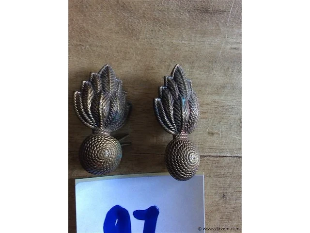 Emblemen grenadiers 2stuks - afbeelding 2 van  2