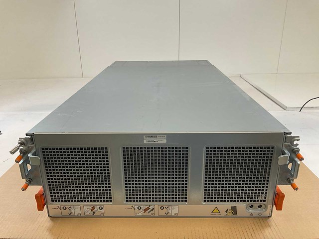 Emc cyae (100-564-802-03) - 48x 4 tb sas (st4000nm0025) data domain expansion shelf - afbeelding 1 van  8