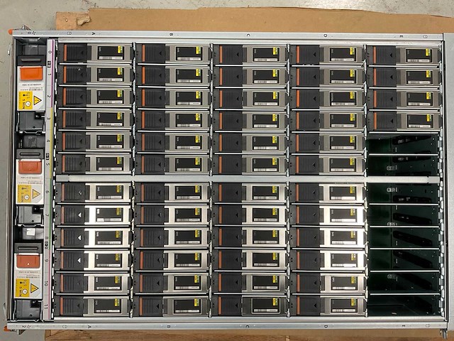 Emc cyae (100-564-802-03) - 52x 4 tb sas (st4000nm0025) data domain expansion shelf - afbeelding 5 van  9