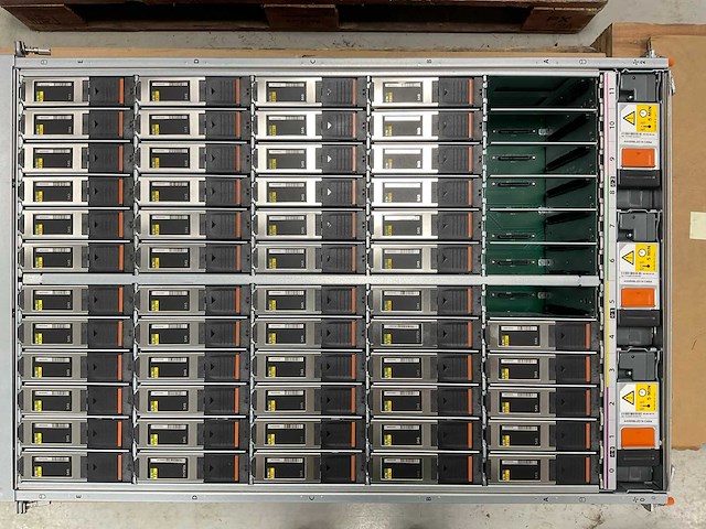 Emc cyae (100-564-802-03) - 53x 4 tb sas (st4000nm0025) data domain expansion shelf - afbeelding 5 van  9