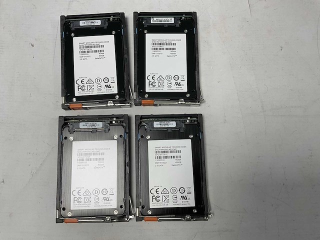 Emc (dmospe) - 4x xeon(r) e7-8867 v4, 32 x 16 gb ram - 32 x 8 gb ram, 4x 400 gb smart (shsat6p400glm21emc) main server chassis - afbeelding 8 van  10