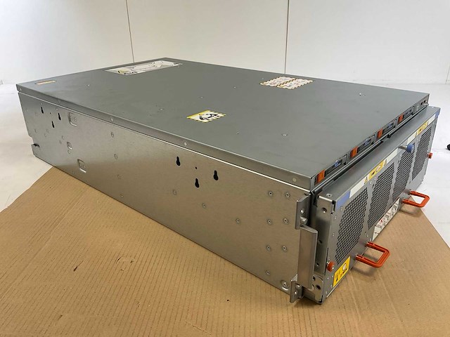Emc (dmospe) - 4x xeon(r) e7-8867 v4, 32 x 16 gb ram - 32 x 8 gb ram, 4x 400 gb smart (shsat6p400glm21emc) main server chassis - afbeelding 5 van  11