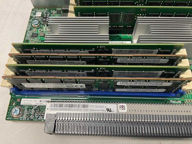 Emc (dmospe) - 4x xeon(r) e7-8867 v4, 32 x 16 gb ram - 32 x 8 gb ram, 4x 400 gb smart (shsat6p400glm21emc) main server chassis - afbeelding 9 van  11