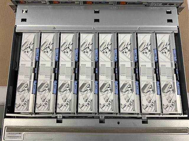 Emc (dmospe), 4x xeon(r) e7-8867 v4, 32x 16 gb ram - 32x 8 gb ram, 4x 400 gb ssd(shsat6p400glm21emc) main server chassis - afbeelding 3 van  17