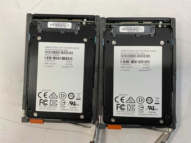 Emc (dmospe), 4x xeon(r) e7-8867 v4, 32x 16 gb ram - 32x 8 gb ram, 4x 400 gb ssd(shsat6p400glm21emc) main server chassis - afbeelding 9 van  17