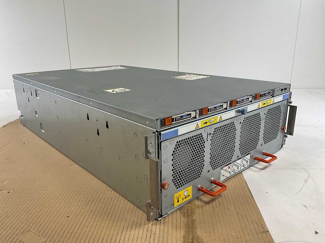 Emc (dmospe), 4x xeon(r) e7-8867 v4, 32x 16 gb ram - 32x 8 gb ram, 4x 400 gb ssd(shsat6p400glm21emc) main server chassis - afbeelding 11 van  17
