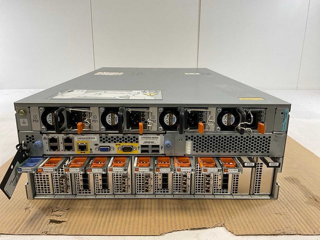 Emc (dmospe), 4x xeon(r) e7-8867 v4, 32x 16 gb ram - 32x 8 gb ram, 4x 400 gb ssd(shsat6p400glm21emc) main server chassis - afbeelding 13 van  17