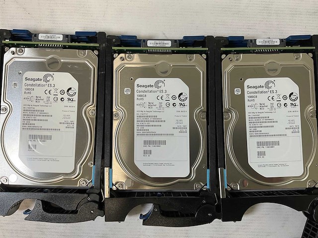 Emc (ktn-stl3) 10x 1 tb sas(st1000nm0023) - 1x 1 tb sas(st31000424ss) - 1x 300 gb sas(hus156030vls600) disk array enclosure - afbeelding 9 van  10