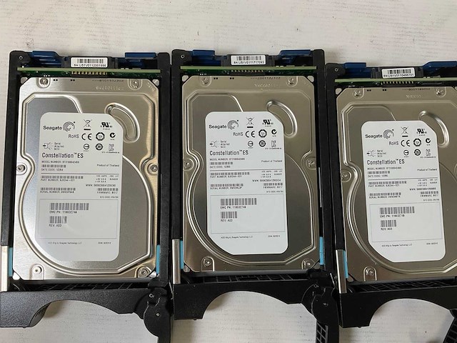 Emc (ktn-stl3) 10x 1 tb sas(st31000424ss) - 1x 1 tb sas(st1000nm0001) disk array enclosure - afbeelding 9 van  9