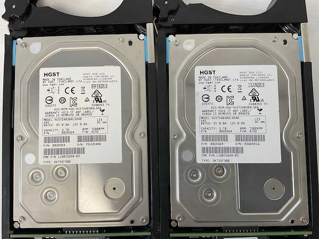 Emc (ktn-stl3) 11x 3 tb sas(st3000nm0023) - 2x 3 tb sas(hus724030als640) - 2x 4 tb sas(0f27003) disk array enclosure storage - afbeelding 4 van  12