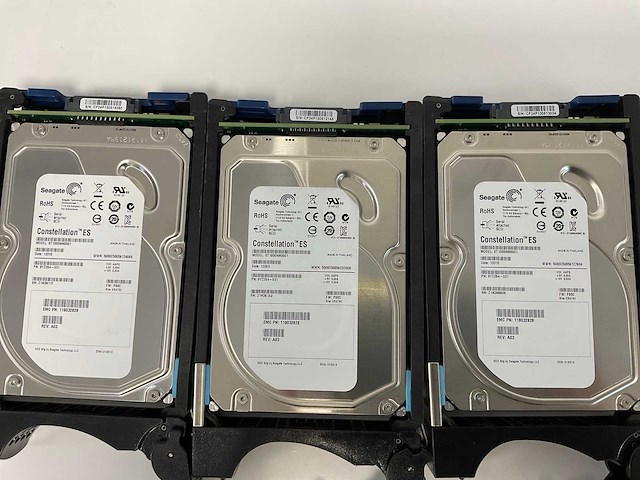 Emc (ktn-stl3) 11x1 tb sas(st1000nm0001) disk array enclosure - afbeelding 8 van  10
