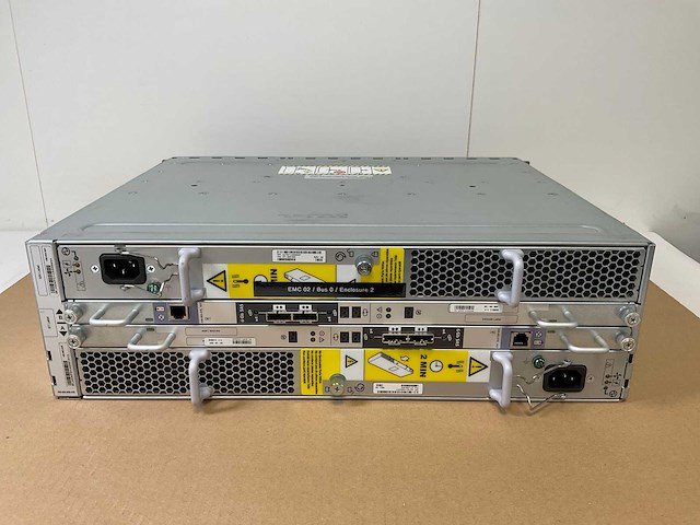 Emc (ktn-stl3) 13x 300 gb sas(hus156030vls600) - 2x 300 gb sas(huc156030css200) disk array enclosure - afbeelding 7 van  11