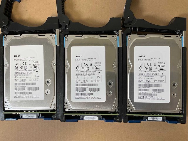 Emc (ktn-stl3) 13x 300 gb sas(hus156030vls600) - 2x 300 gb sas(huc156030css200) disk array enclosure - afbeelding 11 van  11