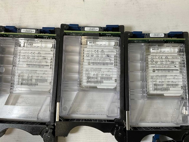 Emc (ktn-stl3) 3x 300 gb sas(hus156030vls60) - 4x 300 gb (st3300657ss) - 4x 300 gb sas(huc156030css200) - 1x 300 gb sas(st300mp0026) 3x 300 gb sas(hdeae02eaa51) disk array enclosure - afbeelding 3 van  12