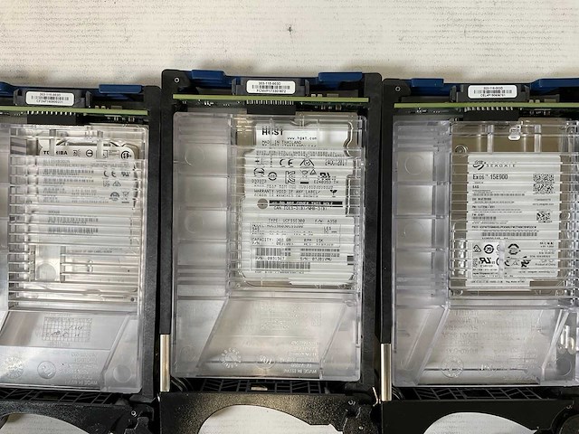 Emc (ktn-stl3) 3x 300 gb sas(hus156030vls60) - 4x 300 gb (st3300657ss) - 4x 300 gb sas(huc156030css200) - 1x 300 gb sas(st300mp0026) 3x 300 gb sas(hdeae02eaa51) disk array enclosure - afbeelding 10 van  12