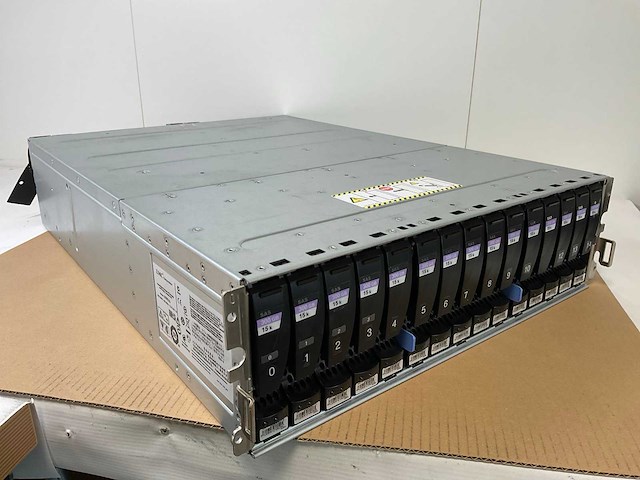 Emc (stpe15) 10x 300 gb sas(st3300657ss) - 1x 300 gb sas(hus156030vls600) disk array enclosure - afbeelding 7 van  13