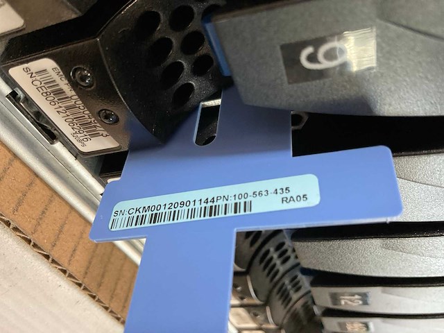 Emc (stpe15) 10x 300 gb sas(st3300657ss) - 1x 300 gb sas(hus156030vls600) disk array enclosure - afbeelding 12 van  13