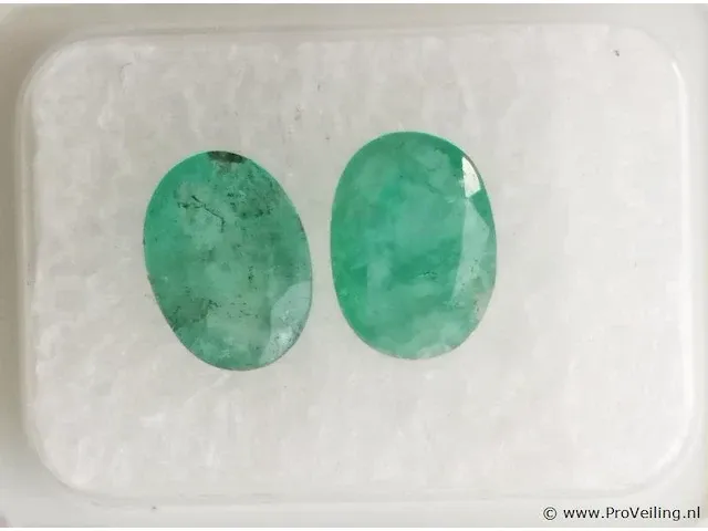 Emerald 1.87ct aig certified - afbeelding 3 van  8