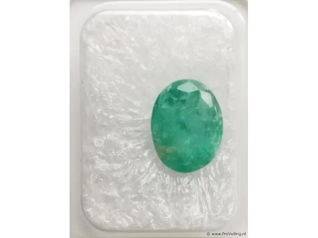 Emerald 2.39ct aig certified - afbeelding 2 van  8