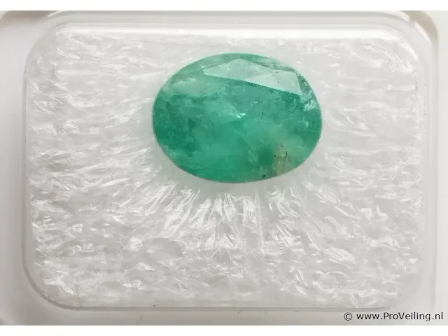 Emerald 2.39ct aig certified - afbeelding 3 van  8
