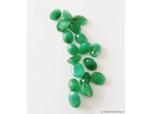 Emerald 35.53ct gra certified - afbeelding 2 van  5
