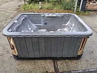Emerald 4 persoons jacuzzi en buitenspa - afbeelding 2 van  27