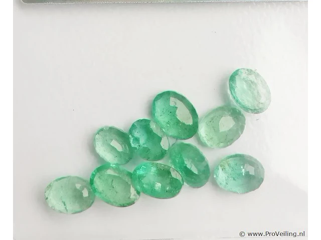 Emerald 9.80ct gra certified - afbeelding 1 van  6
