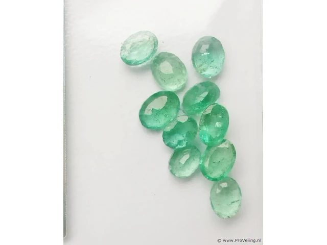 Emerald 9.80ct gra certified - afbeelding 2 van  6
