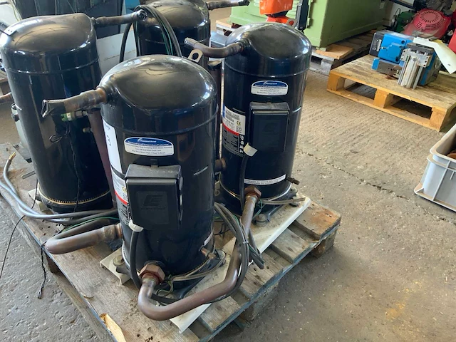 Emerson copeland schroll zp182kce-tldn425 koelcompressor installatie - afbeelding 1 van  3