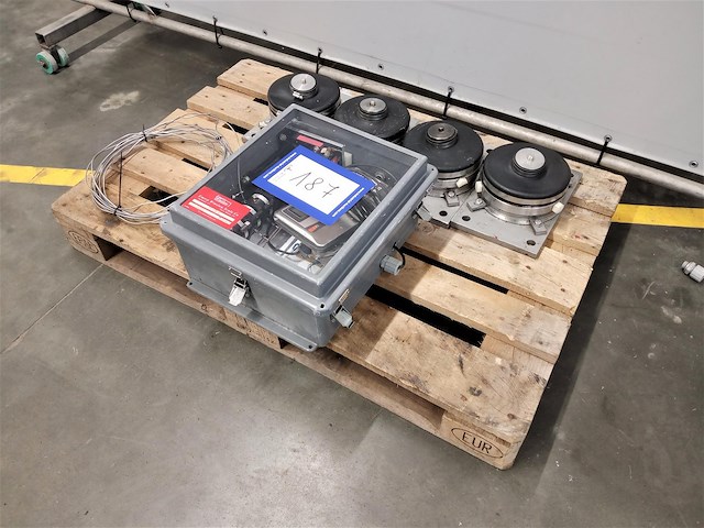 Emery winslow - afbeelding 1 van  9