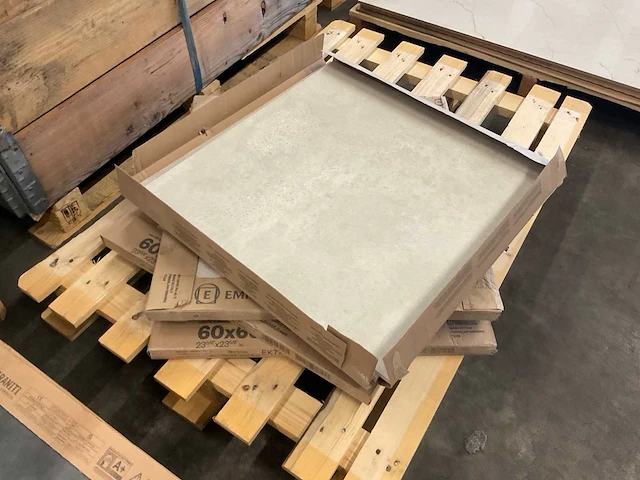 Emilgroup vloertegel ca. 4,3 m² - afbeelding 3 van  3