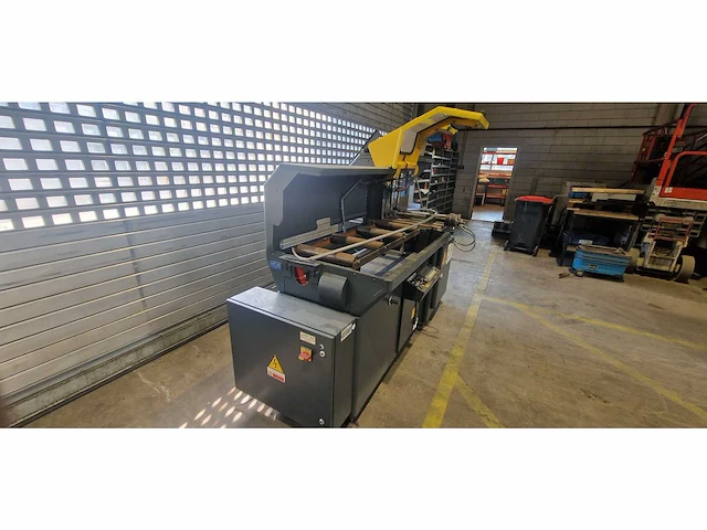 Emmegi - 550 automatica - afkortcirkelzaagmachine - 1995 - afbeelding 2 van  8