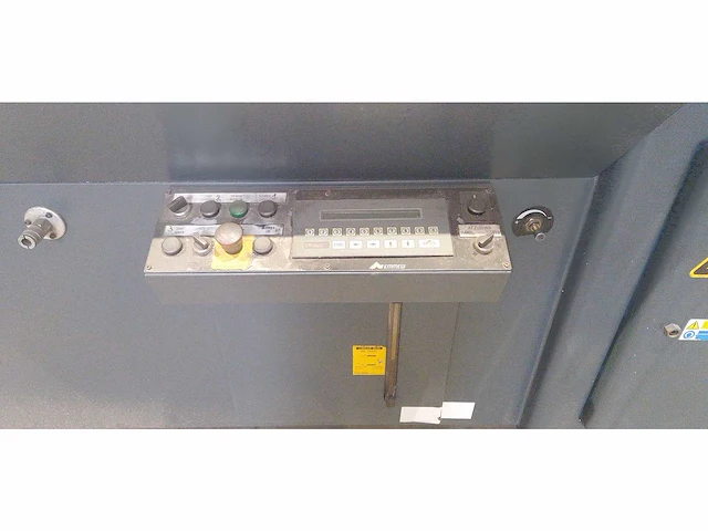 Emmegi - 550 automatica - afkortcirkelzaagmachine - 1995 - afbeelding 5 van  8