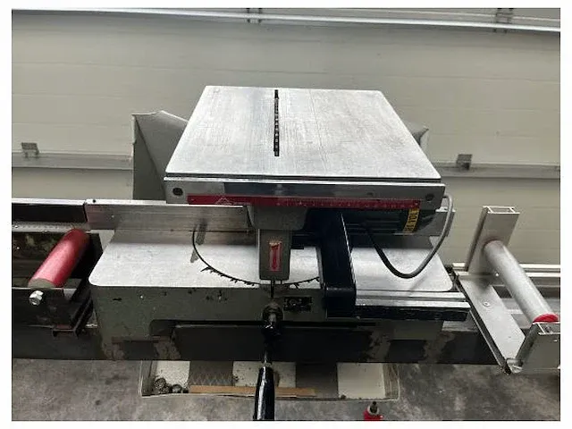 Emmegi afkortcirkelzaagmachine - afbeelding 3 van  4